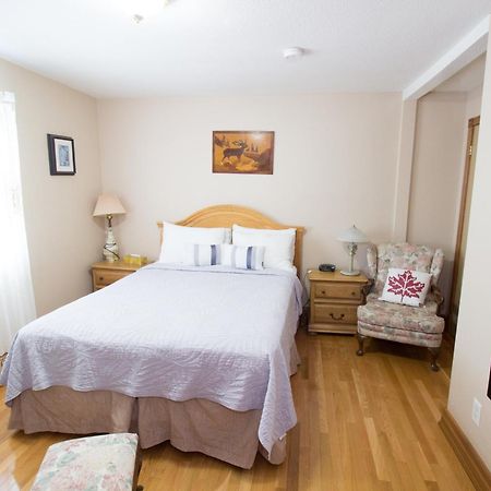 Anna'S Bed & Breakfast ไนแอการาฟอลส์ ภายนอก รูปภาพ