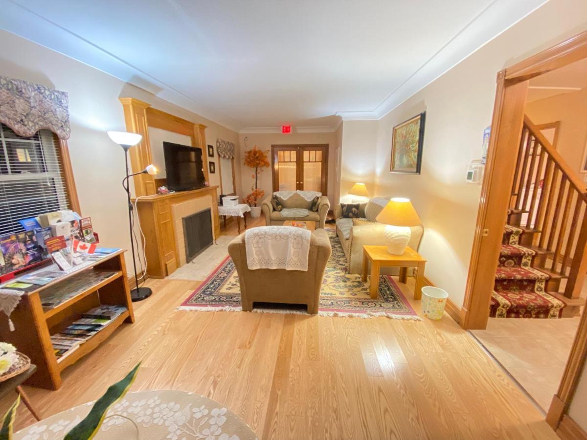 Anna'S Bed & Breakfast ไนแอการาฟอลส์ ภายนอก รูปภาพ